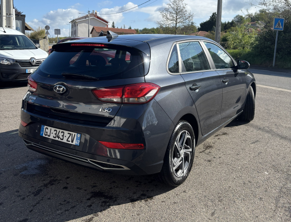 Voiture Hyundai i30 2022 - Essence, boîte manuelle, véhicule occasion 56 000 km